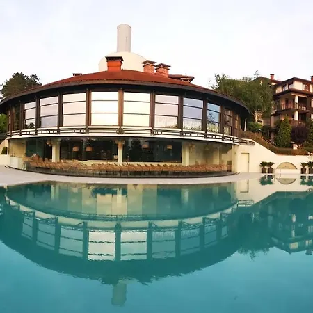 The Vacation Deserve Apartment