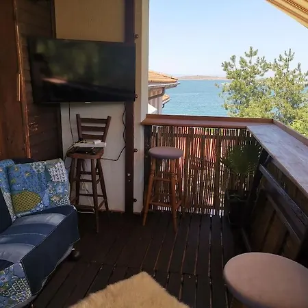 The Vacation Deserve Apartment *